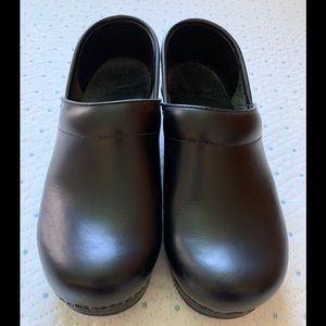 Dansko clogs size 37